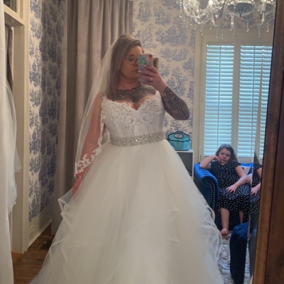 HALEY PAIGE - Picture 2 of 2